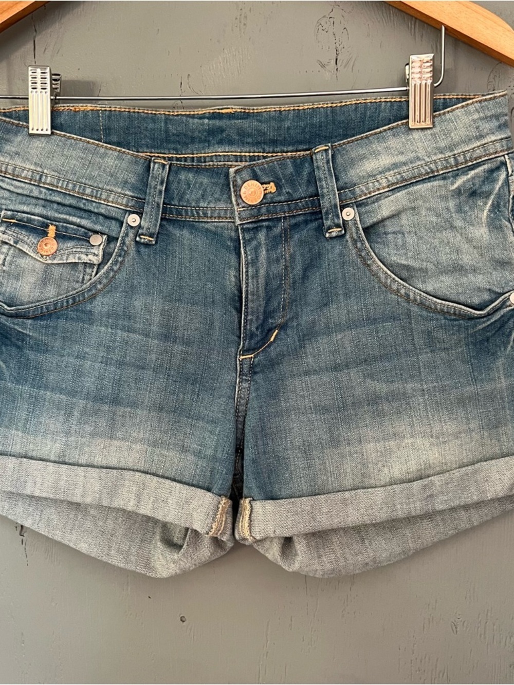 &Denim By H&M Cuffed Jean Shorts Medium Blue Wash Distressed Stretch - Picture 10 of 13